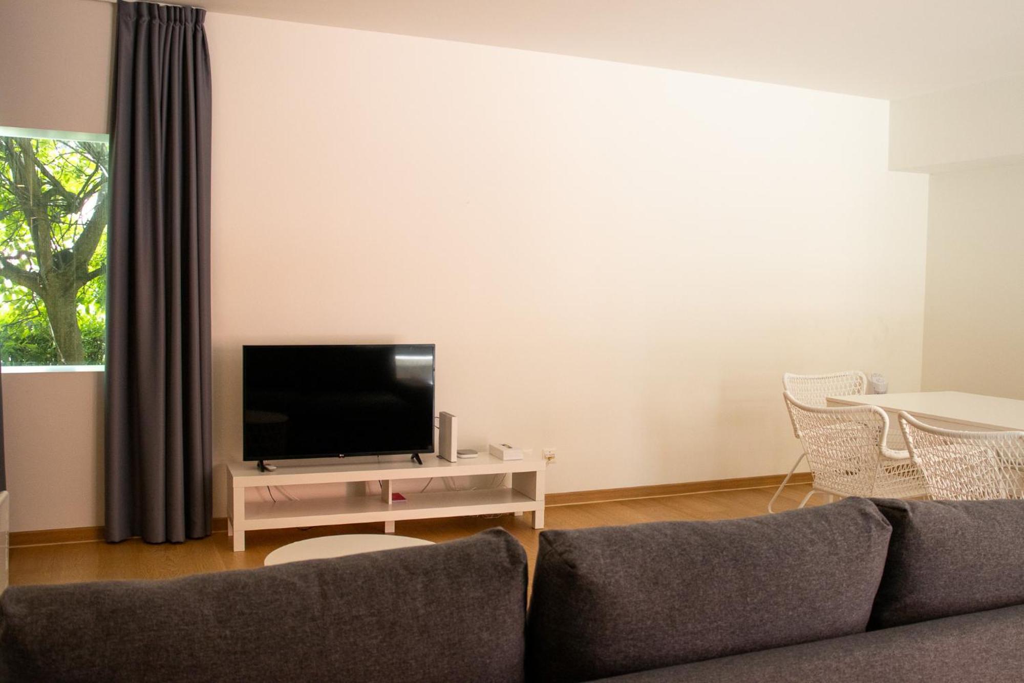 Modern Apartment In ルガーノ エクステリア 写真